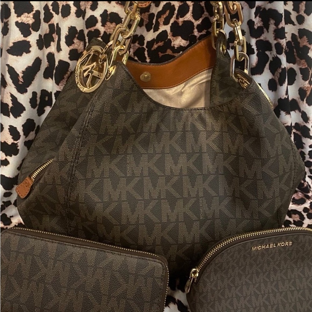 Michael Kors Shoulder Bag, Wallet & Cosmetic Bag Bundle